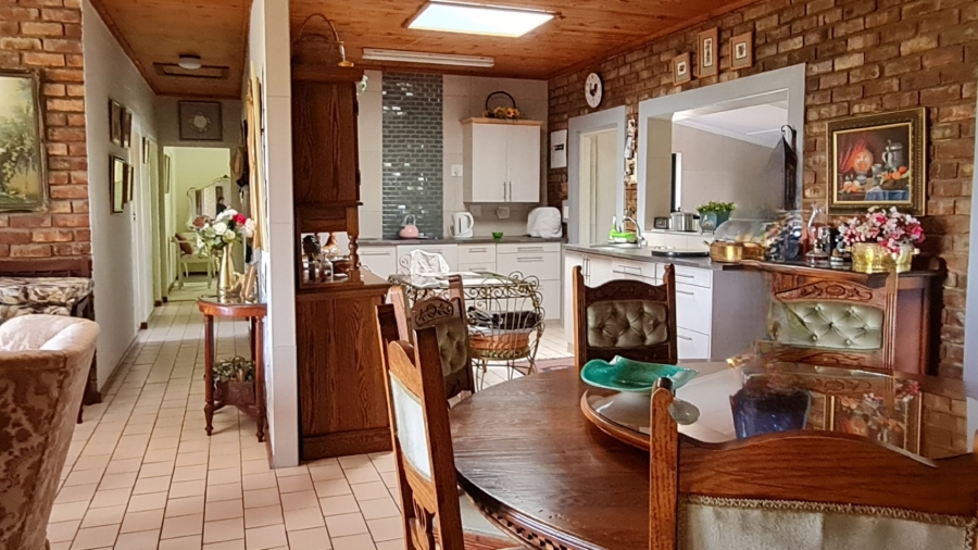 4 Bedroom Property for Sale in Boggomsbaai Western Cape